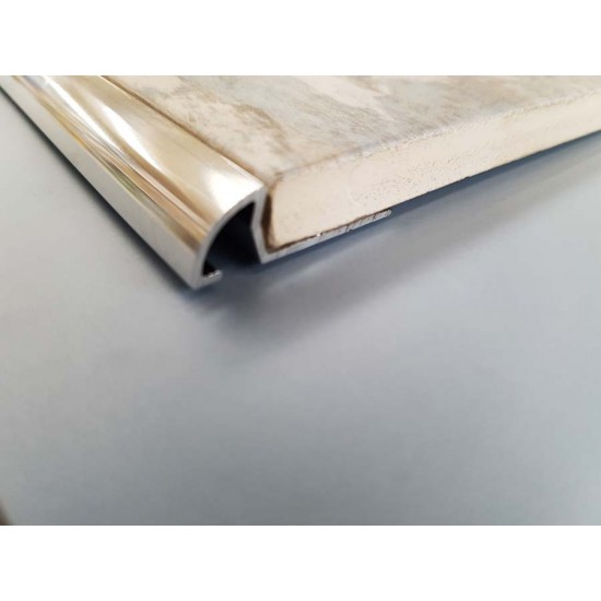 Quadrant round tile trim